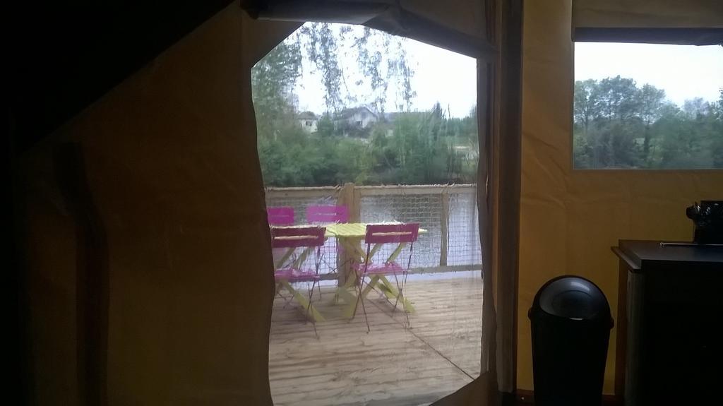 Camping Des Ribieres Конфолан Экстерьер фото