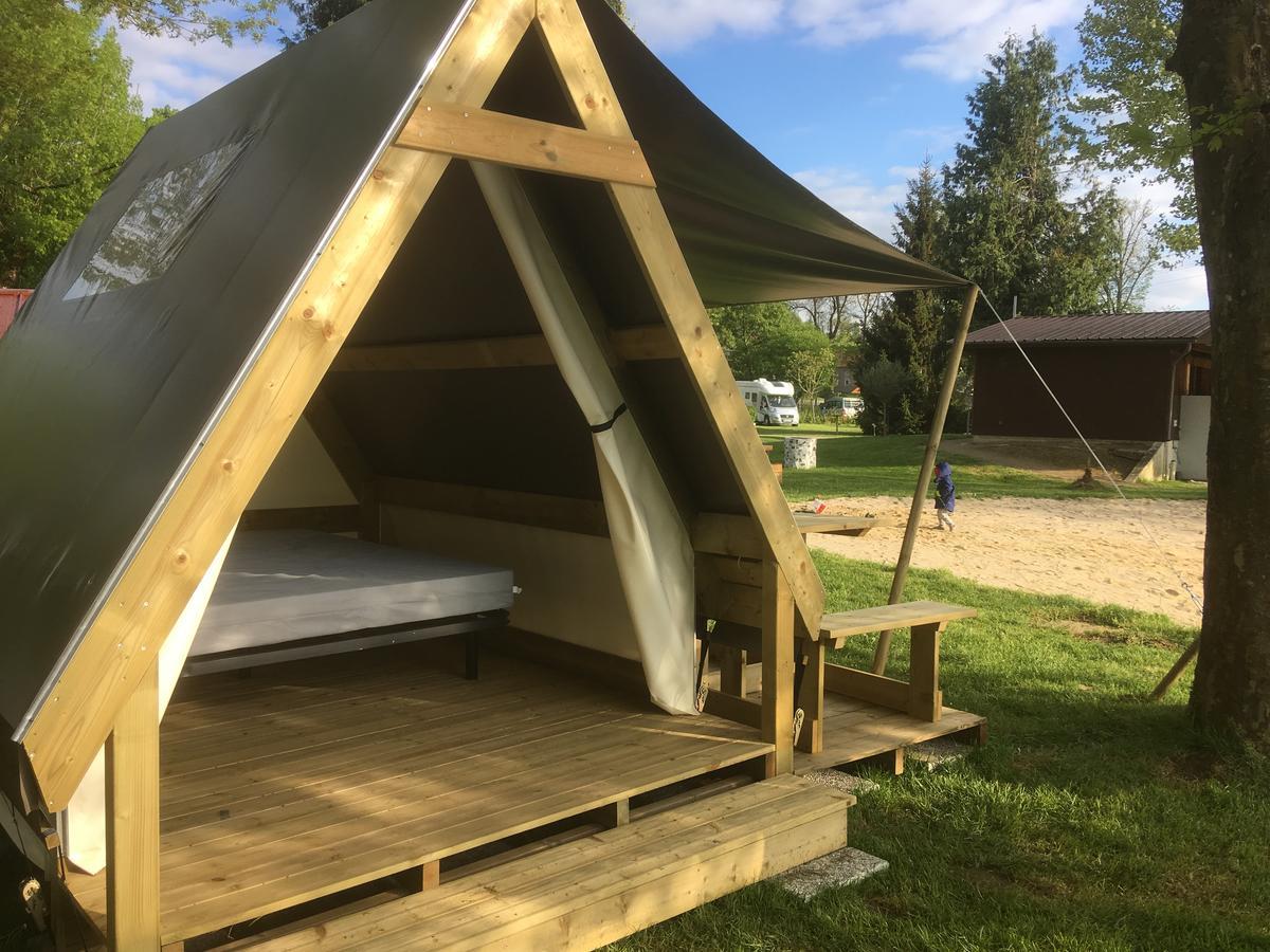 Camping Des Ribieres Конфолан Экстерьер фото